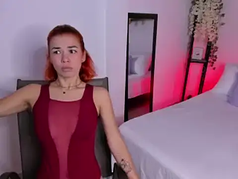 Snapshot of selene_boyer chatting on 10/14/25, 04:19 selene boyer online show from 10/14/25, 04:19