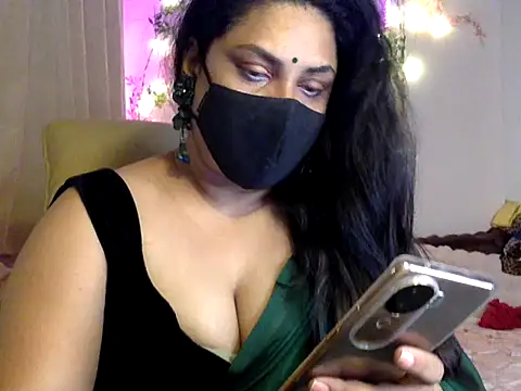 Snapshot of Indian_queen007 chatting on 05/27/26, 06:49 Indian queen007 online show from 05/27/26, 06:49
