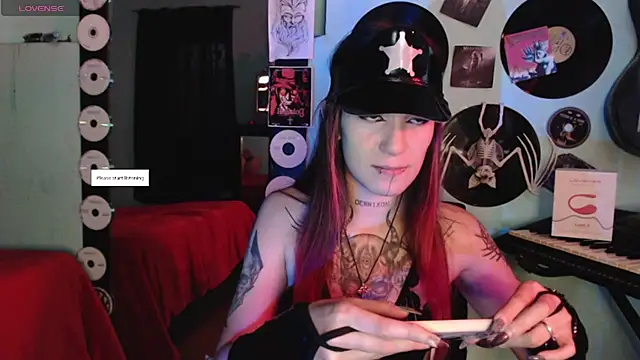 Snapshot of lilithword chatting on 10/11/25, 07:01 lilithword online show from 10/11/25, 07:01