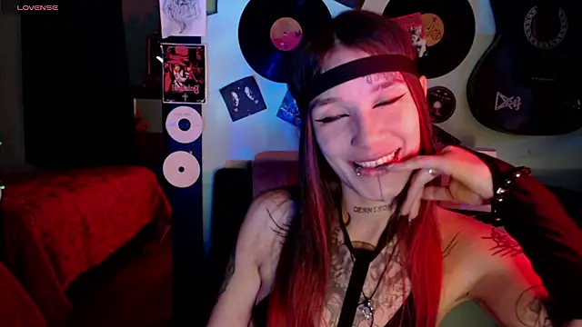 Snapshot of lilithword chatting on 10/12/25, 07:13 lilithword online show from 10/12/25, 07:13