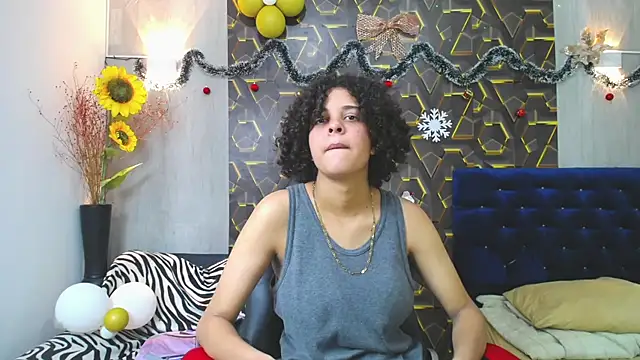 miss leidy  online show from 12/03/25, 02:30