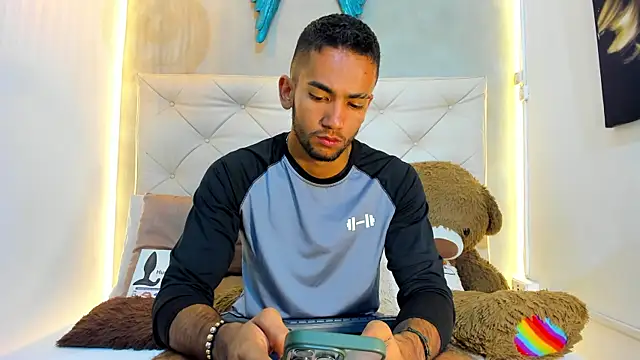 MaicolParker  online show from 04/23/26, 01:24
