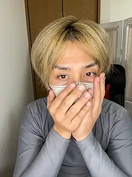 Snapshot of TEN-kun chatting on 11/12/25, 07:09 TEN-kun online show from 11/12/25, 07:09