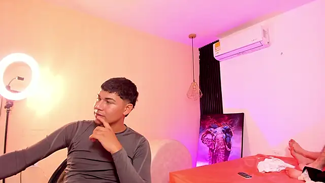 Handsomeboyss19 online show from 02/03/26, 06:40