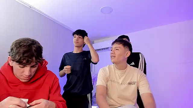 Handsomeboyss19 online show from 06/03/26, 08:14
