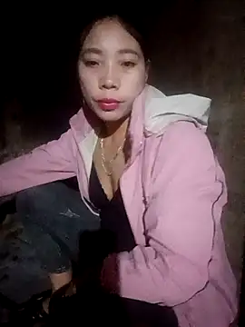 Snapshot of Phuong_xxx chatting on 01/11/26, 12:04 Phuong xxx online show from 01/11/26, 12:04