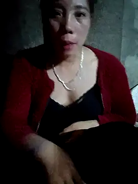 Snapshot of Phuong_xxx chatting on 01/11/26, 12:10 Phuong xxx online show from 01/11/26, 12:10