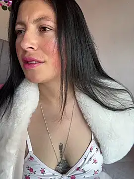 Mia salinass online show from 02/05/26, 01:49