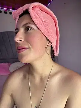 Mia salinass online show from 05/22/26, 08:03