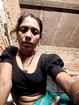 Snapshot of Xx_pooja chatting on 09/28/25, 02:55 Xx pooja online show from 09/28/25, 02:55