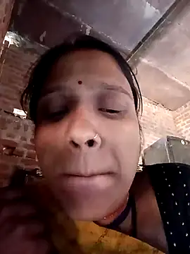 Snapshot of Xx_pooja chatting on 11/08/25, 05:18 Xx pooja online show from 11/08/25, 05:18