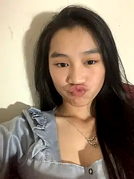 Snapshot of -Lie-06 chatting on 09/20/25, 06:25 -Lie-06 online show from 09/20/25, 06:25