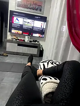 BabyLeopard online show from 10/22/25, 06:29