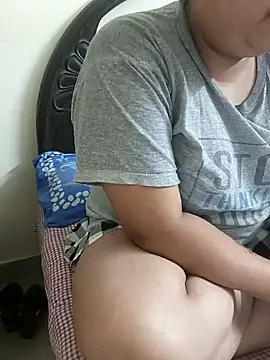 payal 261072  online show from 10/14/25, 11:05