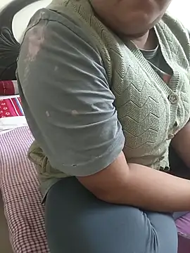 payal 261072  online show from 12/23/25, 03:04