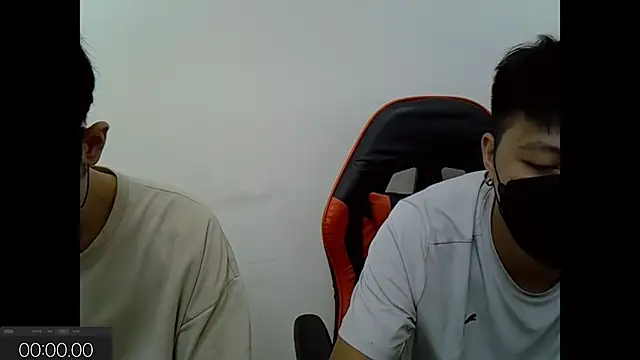 Snapshot of zhu000000 chatting on 09/11/25, 04:45 zhu000000 online show from 09/11/25, 04:45