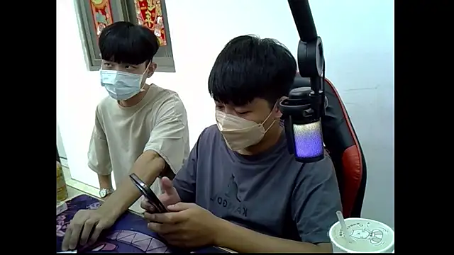 Snapshot of zhu000000 chatting on 10/14/25, 07:20 zhu000000 online show from 10/14/25, 07:20