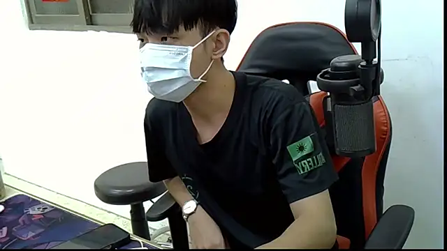 Snapshot of zhu000000 chatting on 10/15/25, 02:55 zhu000000 online show from 10/15/25, 02:55