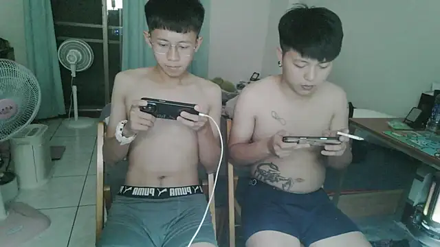 Snapshot of zhu000000 chatting on 04/19/26, 02:38 zhu000000 online show from 04/19/26, 02:38