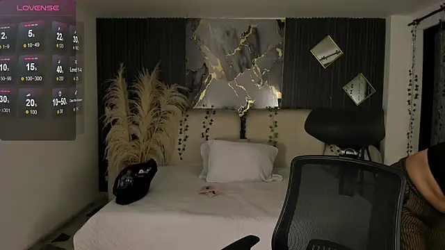 SarahCastro1  online show from 01/14/26, 02:06