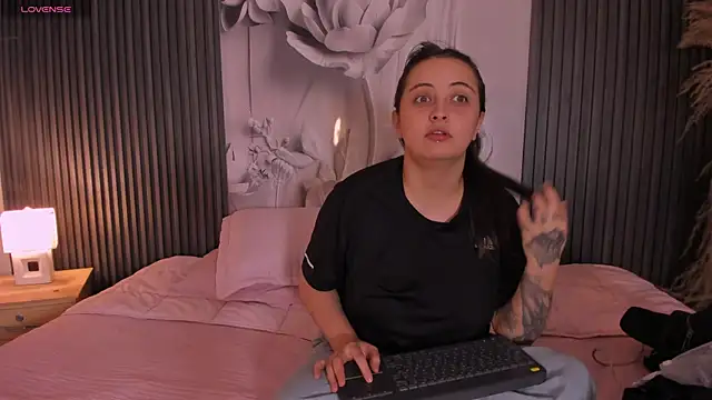 SarahCastro1  online show from 07/15/26, 02:50