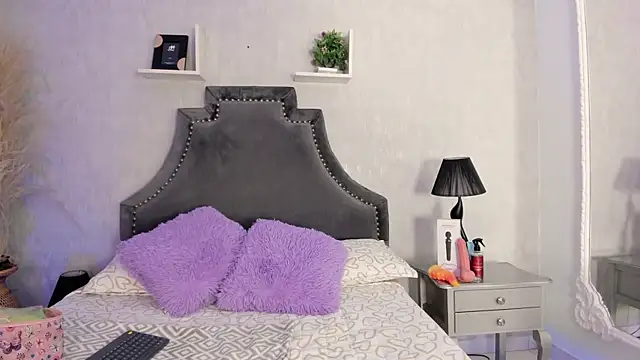 SarahCastro1  online show from 07/19/26, 04:27