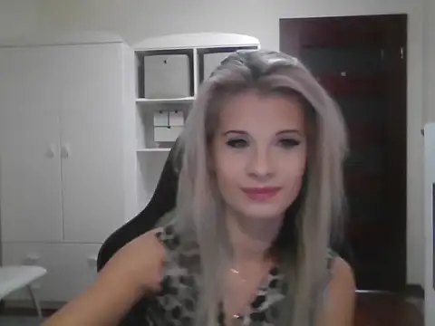 KristineGlow online show from 10/08/25, 06:11