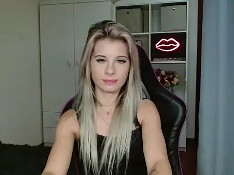 KristineGlow online show from 10/14/25, 06:20