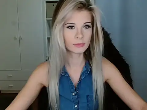 KristineGlow online show from 11/18/25, 07:13