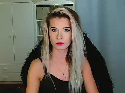 KristineGlow online show from 11/28/25, 07:11