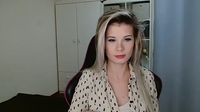 KristineGlow online show from 01/08/26, 07:21