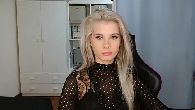 KristineGlow online show from 03/30/26, 06:20