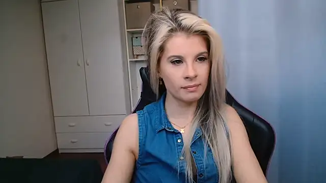 KristineGlow online show from 05/06/26, 06:19