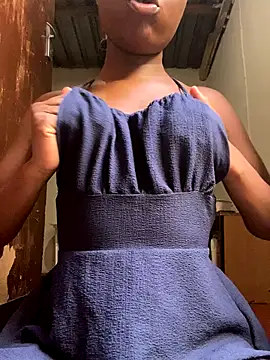 Snapshot of Crazyqueenxxx chatting on 10/08/25, 12:14 Crazyqueenxxx online show from 10/08/25, 12:14