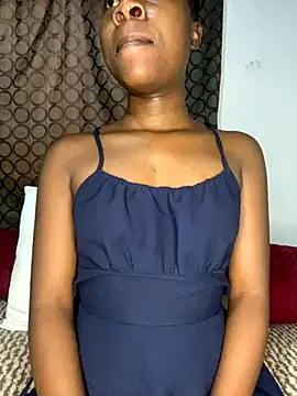 Snapshot of Crazyqueenxxx chatting on 11/17/25, 11:27 Crazyqueenxxx online show from 11/17/25, 11:27