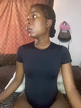 Snapshot of Crazyqueenxxx chatting on 02/05/26, 10:53 Crazyqueenxxx online show from 02/05/26, 10:53