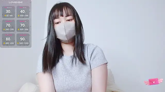 Snapshot of Zinzin_chan chatting on 04/14/26, 06:58 Zinzin chan online show from 04/14/26, 06:58