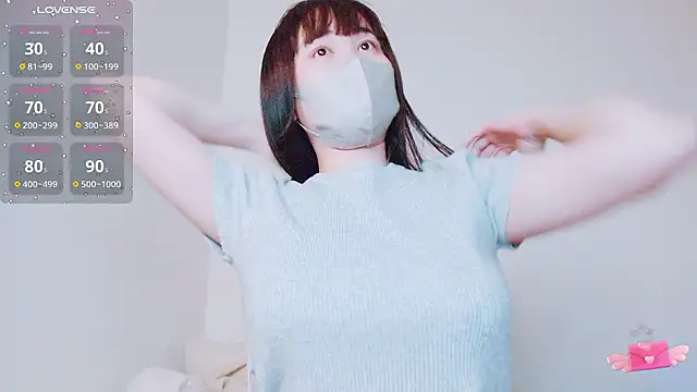 Snapshot of Zinzin_chan chatting on 04/15/26, 06:37 Zinzin chan online show from 04/15/26, 06:37