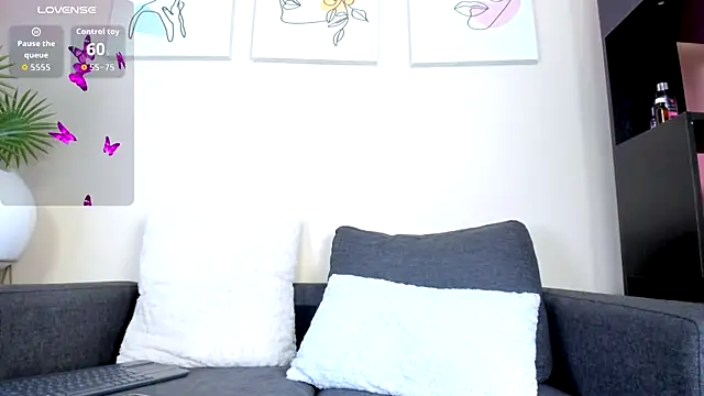 AlanaFox-x online show from 09/17/25, 11:56