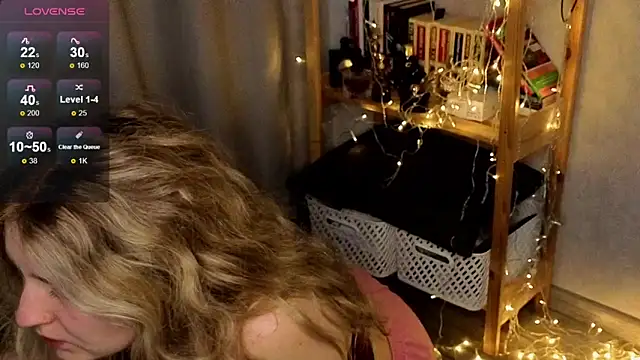 Snapshot of Dllqq chatting on 09/12/25, 05:18 Dllqq online show from 09/12/25, 05:18