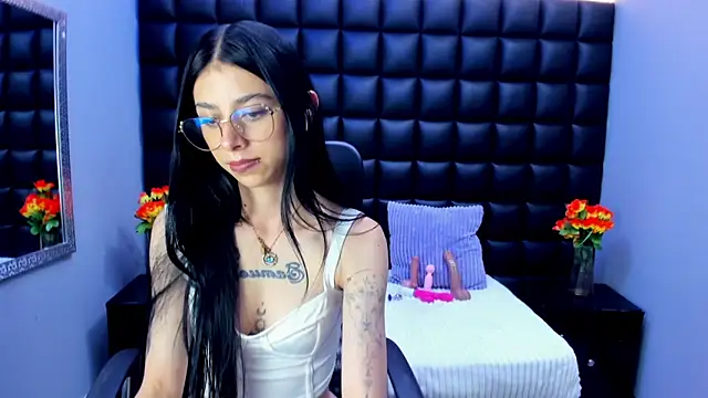 Dulce Miaa  online show from 06/01/26, 06:09