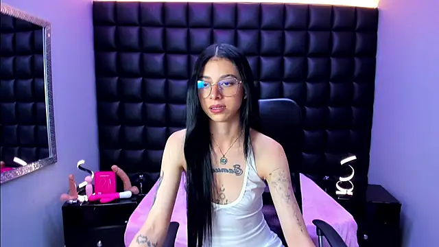 Snapshot of Dulce_Miaa_ chatting on 07/06/26, 06:21 Dulce Miaa online show from 07/06/26, 06:21