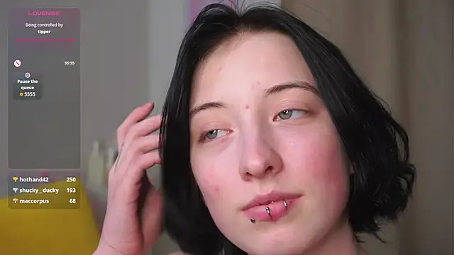 JuanaFriesz online show from 04/01/26, 03:20