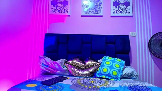 Hornycouple Hot online show from 12/19/25, 07:43