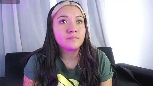 Snapshot of Annie_A_ chatting on 09/30/25, 10:04 Annie A online show from 09/30/25, 10:04