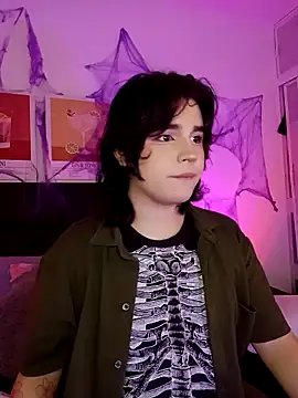 Snapshot of damienbeltmonth chatting on 10/29/25, 11:28 damienbeltmonth online show from 10/29/25, 11:28