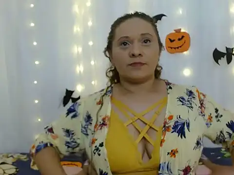 Snapshot of NoraParkeer chatting on 10/14/25, 07:14 NoraParkeer online show from 10/14/25, 07:14