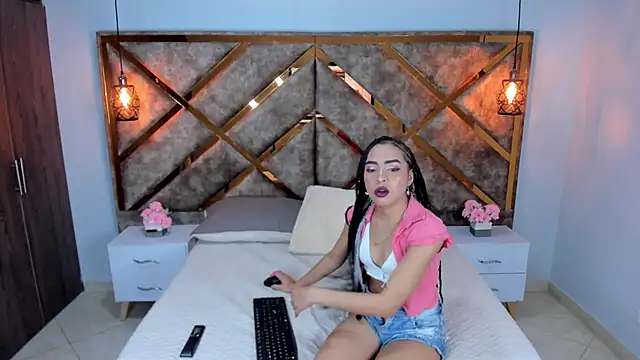 Lucia jane online show from 04/30/26, 08:57