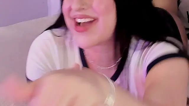 Camila Matinez  online show from 12/04/25, 01:15