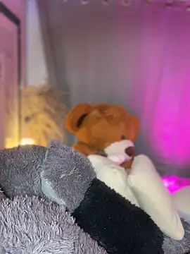 Emiily Moore1 online show from 12/23/25, 01:47